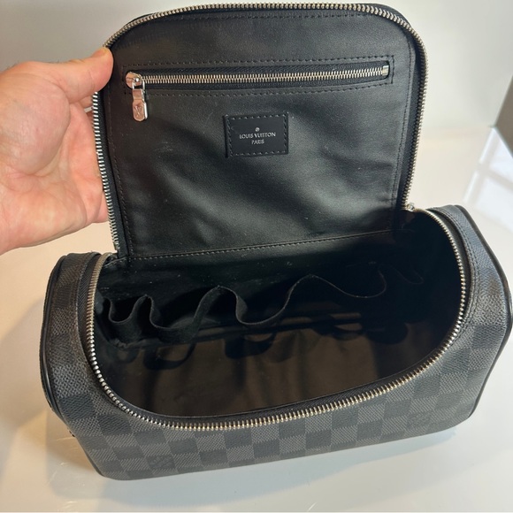 Louis Vuitton Damier Graphite Toiletry Pouch N47625 - Picture 2 of 7